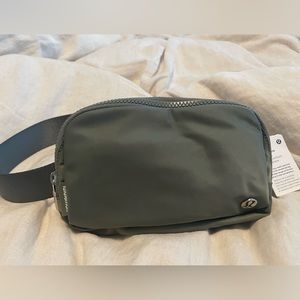 Lululemon Everywhere Belt Bag in Grey Sage